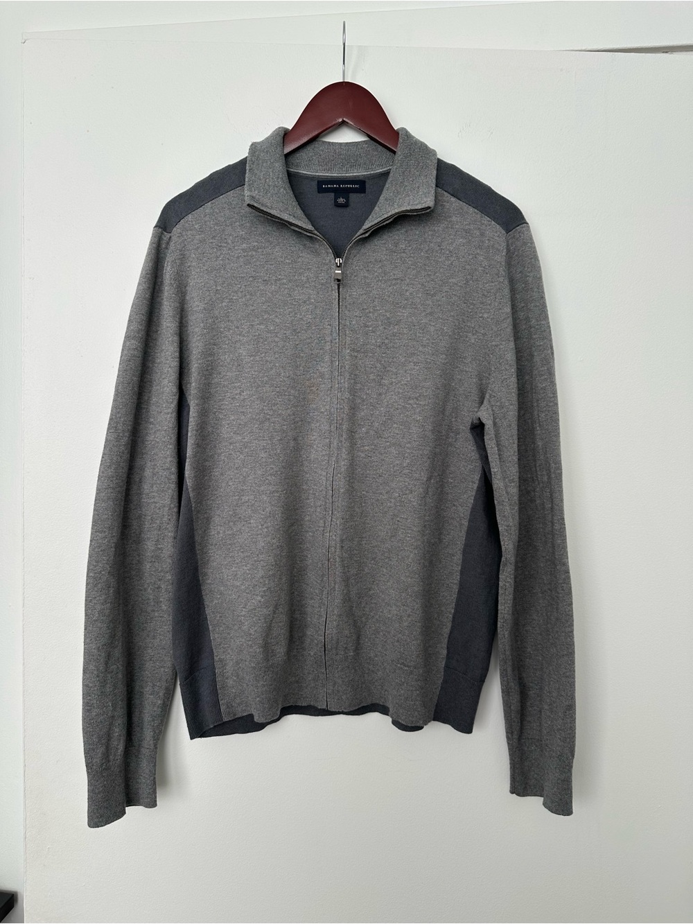 Silk & Cotton Banana Republic Men’s Gray Full-Zip Sweater